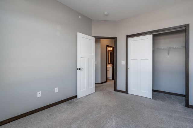 405 Prairie Rose Trail, Mankato, MN 56001