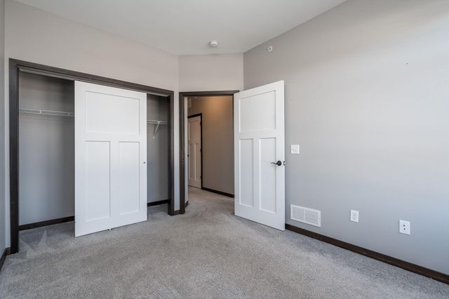 405 Prairie Rose Trail, Mankato, MN 56001