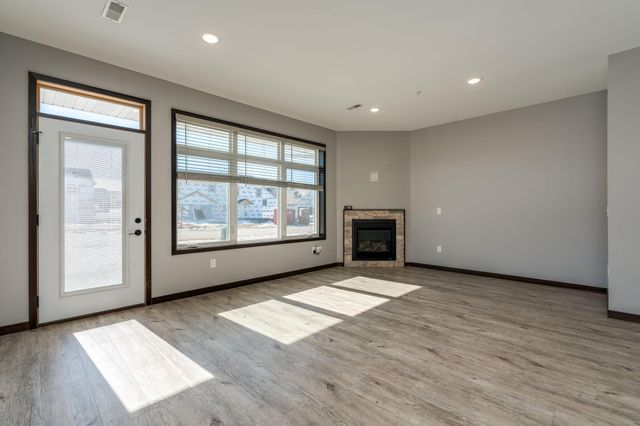 405 Prairie Rose Trail, Mankato, MN 56001