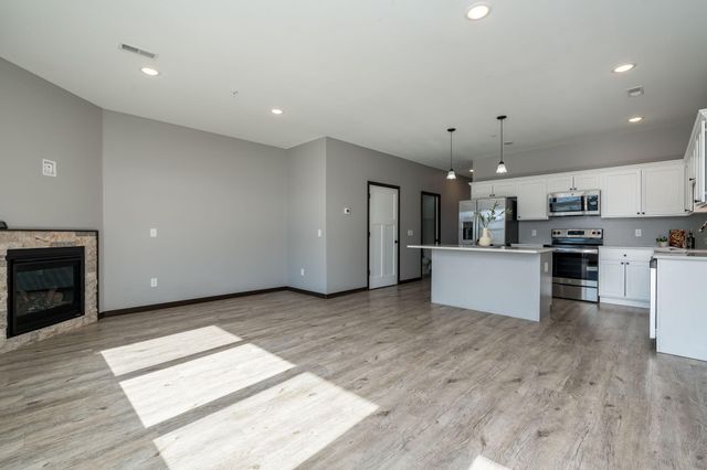 405 Prairie Rose Trail, Mankato, MN 56001