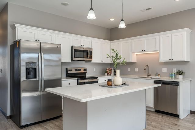 405 Prairie Rose Trail, Mankato, MN 56001