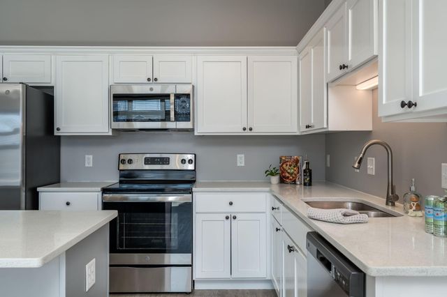 405 Prairie Rose Trail, Mankato, MN 56001