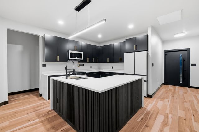 5021 Private Road 9005, West Plains, MO 65775