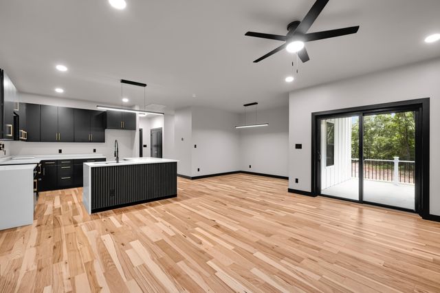 5021 Private Road 9005, West Plains, MO 65775