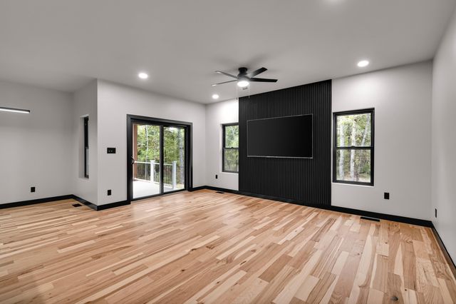 5021 Private Road 9005, West Plains, MO 65775