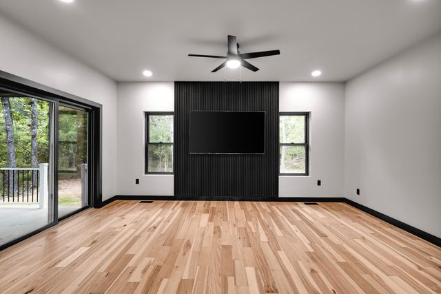 5021 Private Road 9005, West Plains, MO 65775