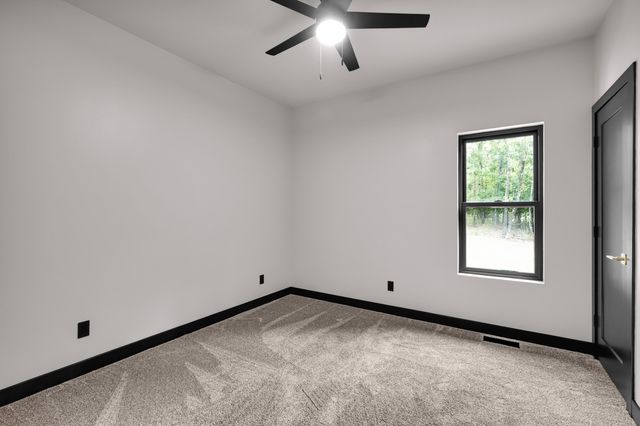 5021 Private Road 9005, West Plains, MO 65775