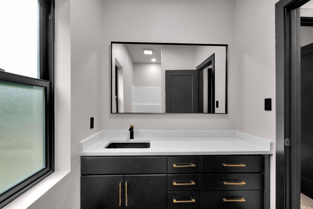 5021 Private Road 9005, West Plains, MO 65775