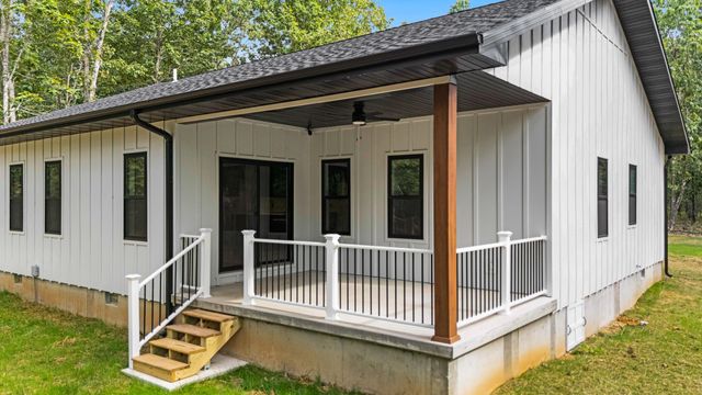 5021 Private Road 9005, West Plains, MO 65775