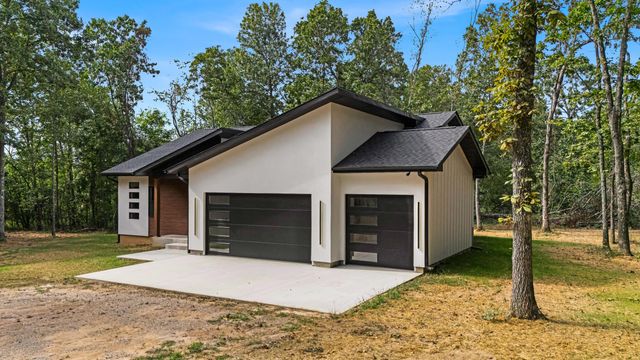 5021 Private Road 9005, West Plains, MO 65775