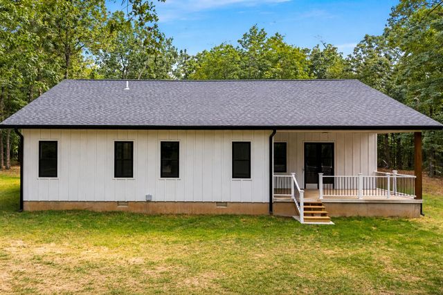 5021 Private Road 9005, West Plains, MO 65775