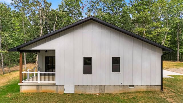 5021 Private Road 9005, West Plains, MO 65775