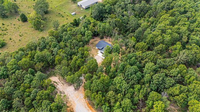 5021 Private Road 9005, West Plains, MO 65775