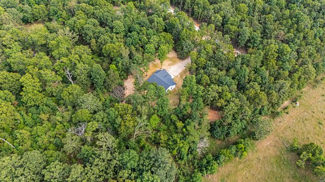 5021 Private Road 9005, West Plains, MO 65775