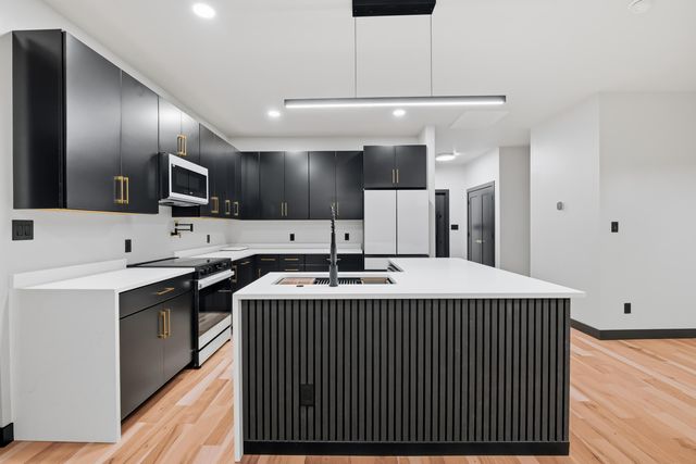 5021 Private Road 9005, West Plains, MO 65775