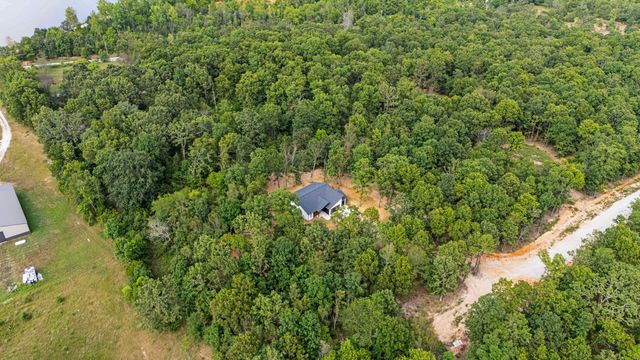 5021 Private Road 9005, West Plains, MO 65775