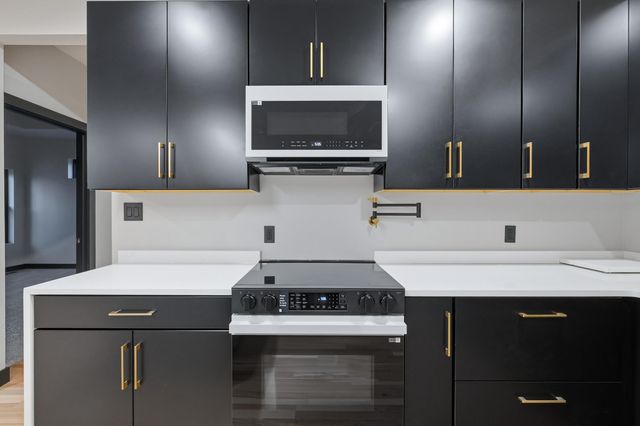 5021 Private Road 9005, West Plains, MO 65775