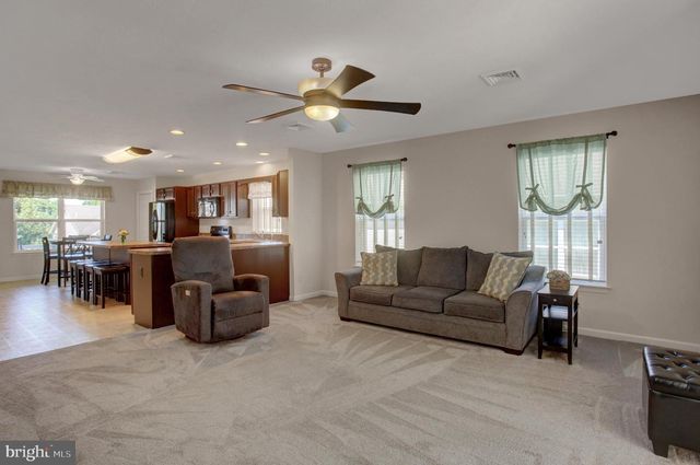 13 COLONIAL CT, Shippensburg, PA 17257