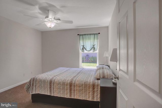 13 COLONIAL CT, Shippensburg, PA 17257
