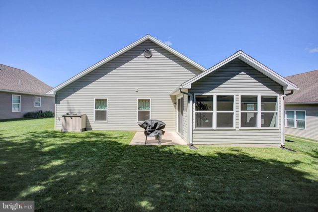 13 COLONIAL CT, Shippensburg, PA 17257
