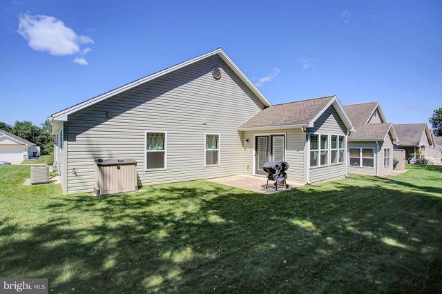 13 COLONIAL CT, Shippensburg, PA 17257