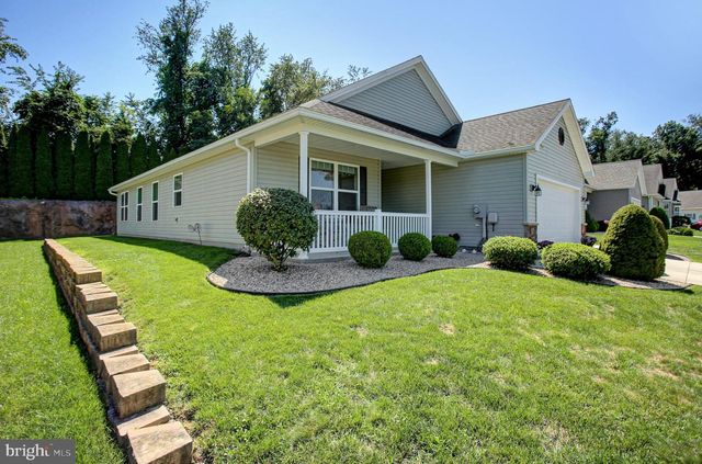 13 COLONIAL CT, Shippensburg, PA 17257