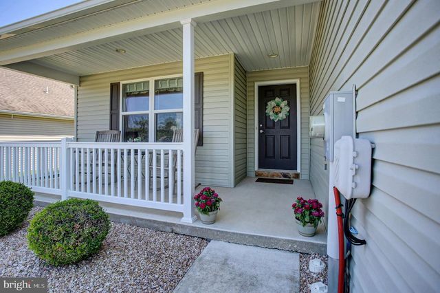 13 COLONIAL CT, Shippensburg, PA 17257