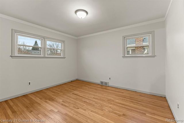 8054 Robinson Avenue, Allen Park, MI 48101