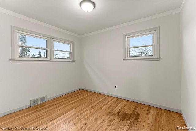 8054 Robinson Avenue, Allen Park, MI 48101