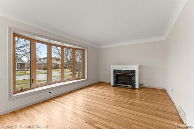 8054 Robinson Avenue, Allen Park, MI 48101