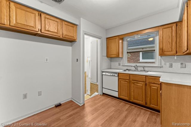 8054 Robinson Avenue, Allen Park, MI 48101