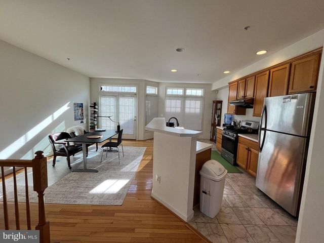 8179 SKELTON CIR, Falls Church, VA 22042