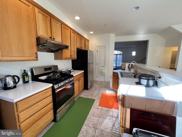 8179 SKELTON CIR, Falls Church, VA 22042