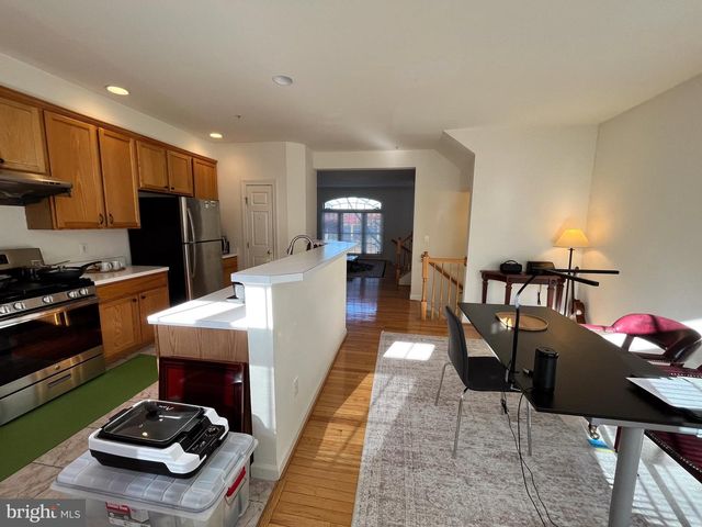 8179 SKELTON CIR, Falls Church, VA 22042