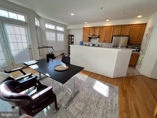 8179 SKELTON CIR, Falls Church, VA 22042