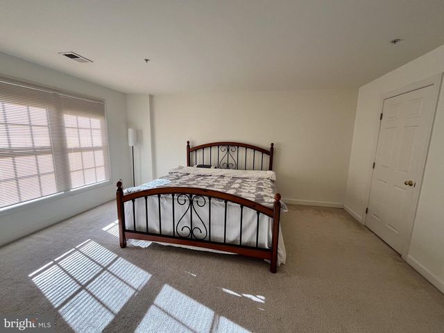 8179 SKELTON CIR, Falls Church, VA 22042