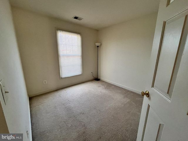 8179 SKELTON CIR, Falls Church, VA 22042