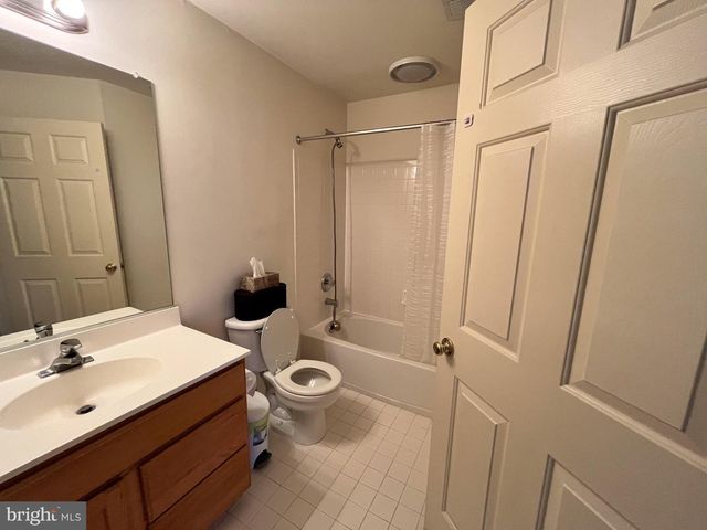 8179 SKELTON CIR, Falls Church, VA 22042