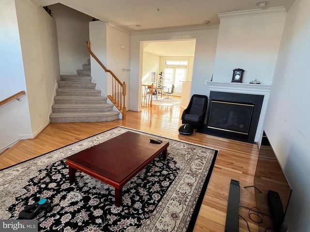 8179 SKELTON CIR, Falls Church, VA 22042