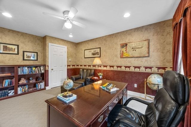 29 Weatherdeck Dr, Bourne, MA 02532