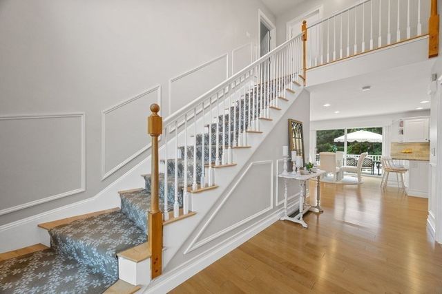 29 Weatherdeck Dr, Bourne, MA 02532