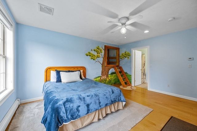 29 Weatherdeck Dr, Bourne, MA 02532