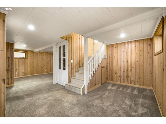 946 Se NEHALEM St, Portland, OR 97202