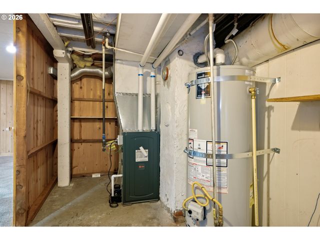 946 Se NEHALEM St, Portland, OR 97202