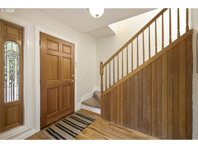 946 Se NEHALEM St, Portland, OR 97202