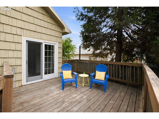946 Se NEHALEM St, Portland, OR 97202