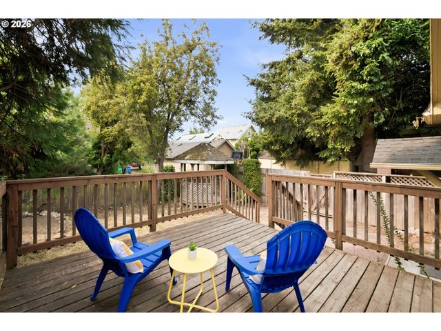 946 Se NEHALEM St, Portland, OR 97202