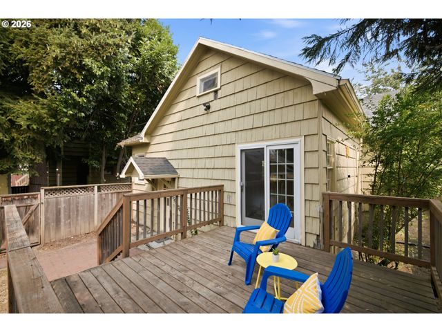 946 Se NEHALEM St, Portland, OR 97202