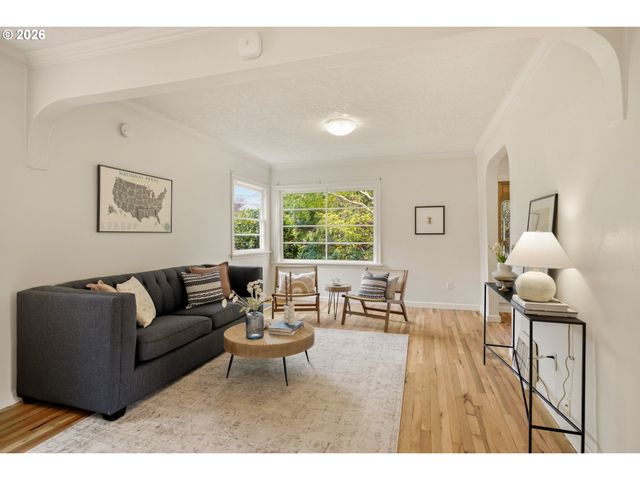 946 Se NEHALEM St, Portland, OR 97202