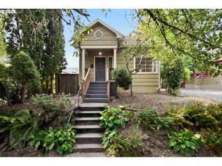 946 Se NEHALEM St, Portland, OR 97202